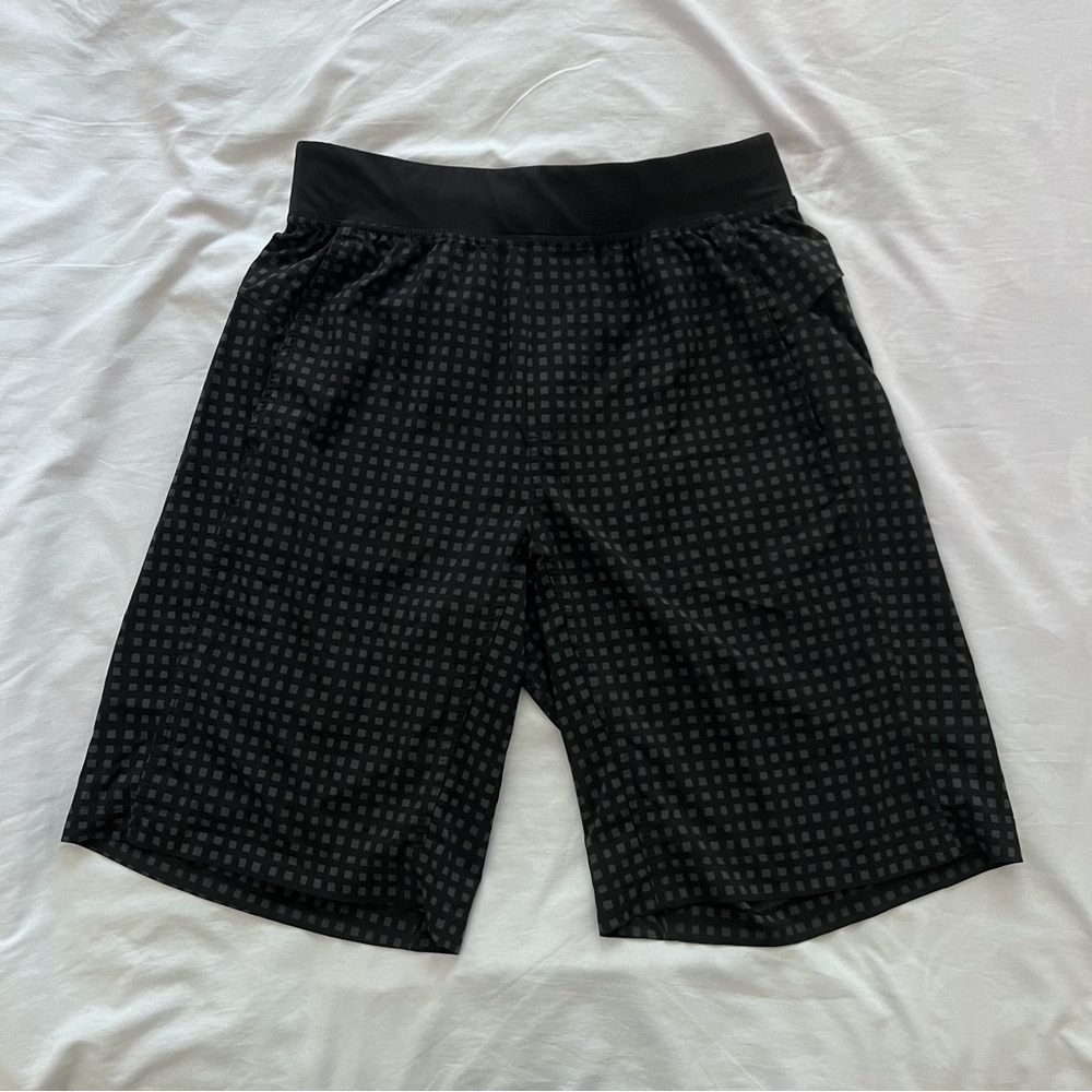 Lululemon Shorts Mens Medium Performance Gym Running Unlined Dotted Black